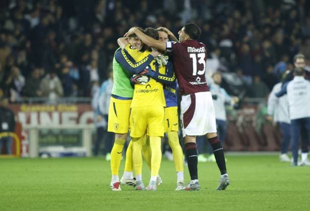 Franco Israel of Torino FC, Alberto Paleari of Torino FC and Popa of Torino FC and Guillermo Maripan of Torino FC during the Italian serie A, 2025-2026 season, football match between Torino FC and SSC Napoli on 18 October 2025 at Stadio Olimpico Grande Torino, Turin, Italy. Photo Nderim Kaceli  Copyright: xNderimxKaceli IPAxSportx xipa-agency.netx xx IPA_66766538 IPA_Agency_IPA66766538