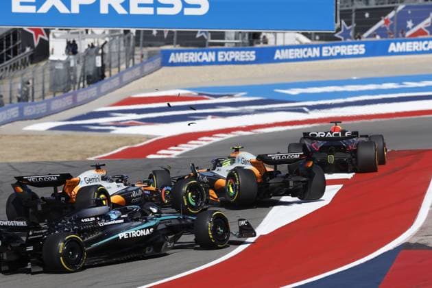 F1 GP of Amerika, Austin, Sprint race crash, No. 4 Lando Norris (GBR), McLaren MCL39, Mercedes, No. 81 Oscar Piastri (AUS), McLaren MCL39, Mercedes Austin USA