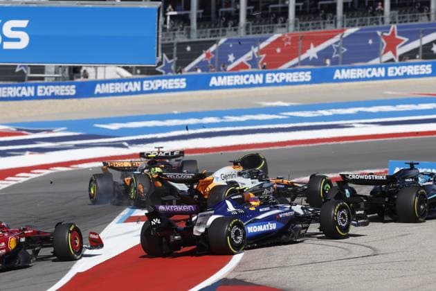 F1 GP of Amerika, Austin, Sprint race crash, No. 4 Lando Norris (GBR), McLaren MCL39, Mercedes, No. 81 Oscar Piastri (AUS), McLaren MCL39, Mercedes Austin USA