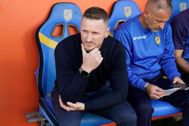 SS Juve Stabia v US Avellino - Serie B Head Coach SS Juve Stabia Ignazio Abate during the Serie B match between SS Juve Stabia and US Avellino at Stadio Romeo Menti Castellammare Di Stabia Italy on 18 October 2025. Castellammare Di Stabia Castellammare Di Stabia Italy  Copyright: xFrancoxRomanox originalFilename:romano-ssjuvest251018_npi5s.jpg