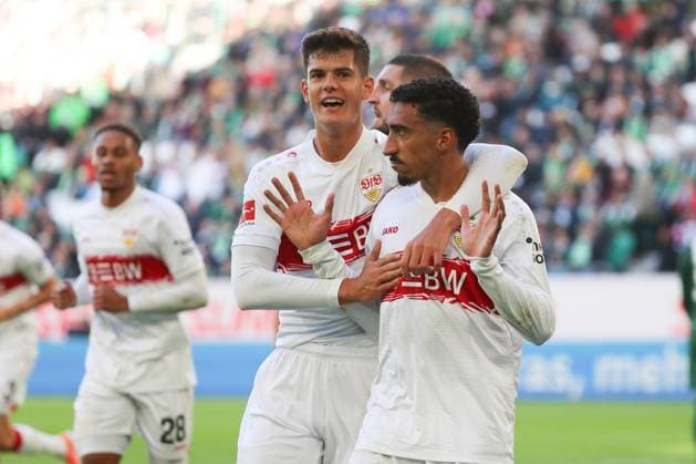 VfL vs. Stuttgart, 1. BL Wolfsburg, 18.10.2025, FUßBALL - VfL Wolfsburg vs. VfB Stuttgart, 1. BL, Saison 2025 26. Tiago Tamas (VfB Stuttgart) jubelt verhalten nach seinem Tor zum 0:1 Wolfsburg