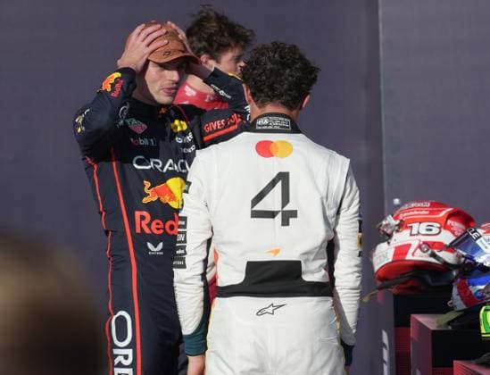 FORMULA 1 MSC CRUISES UNITED STATES GRAND PRIX 2025 18.10.2025, Circuit of The Americas, Austin, FORMULA 1 MSC CRUISES UNITED STATES GRAND PRIX 2025 , im Bild Poleposition für Max Verstappen (NLD), Oracle Red Bull Racing, 2.Startplatz für Lando Norris (GBR), McLaren F1 Team