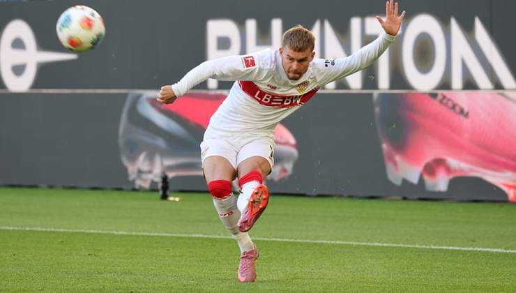 18.10.2025, Deutschland, Wolfsburg, Fußball Bundesliga, Saison 2025 2026, VfL Wolfsburg vs. VfB Stuttgart, Maximilian Mittelstädt (VfB)