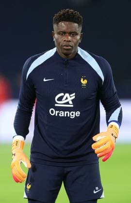 France v Azerbaijan - FIFA World Cup, WM, Weltmeisterschaft, Fussball 2026 Qualifier Brice Samba, goalkeeper of France in action before the FIFA World Cup 2026 qualifier match between France and Azerbaijan at Parc des Princes on October 10, 2025 in Paris, France. Paris Parc des Princes France France Copyright: xNealxSimpson Sportsphoto APLx 14139066