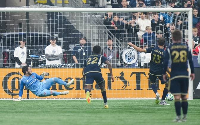 October 18, 2025, Vancouver, Bc, CANADA: Vancouver Whitecaps Thomas Muller (13) scores on a penalty kick against FC Dallas goalkeeper Michael Collodi (30) during the first half of an MLS, Fussball Herren, USA soccer match, in Vancouver, on Saturday, October 18, 2025. Canada News - October 18, 2025 - ZUMAc35_ 20251018_zaf_c35_216 Copyright: xDarrylxDyckx