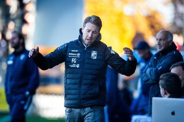 Babelsberg , 181025 , Fussball Regionalliga Nordost SV Babelsberg 03 - Rot Weiß Weiss Erfurt im Bild: Trainer Fabian Gerber ( Erfurt)