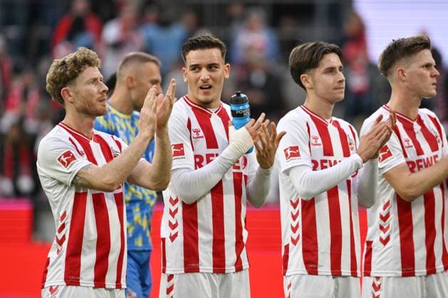 Florian Kainz (1.FC Koeln), Said El Mala (1. FC Koeln), Denis Huseinbasic (1.FC Koeln), Marius Bülter (1.FC Koeln), v.li., nach dem Abpfiff 18.10.2025, Fussball 1. Bundesliga, Saison 2025 2026, 7. Spieltag, 1. FC Köln - FC Augsburg 1:1 DFL regulations prohibit any use of photographs as image sequences and or quasi-video Koeln RheinEnergieStadion Nordrhein Westfalen Deutschland