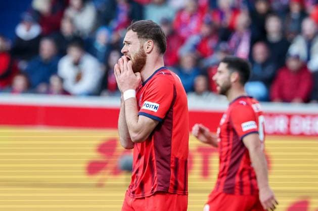 Enttaeuschung, Frust bei Budu Zivzivadze 12 (1FC Heidenheim 1846) nach einer vergebenen Chance, 1. FC Heidenheim 1846 vs. SV Werder Bremen, DFL, Bundesliga, Saison 2025 2026, Voith Arena, Hinrunde, 7. Spieltag, 18.10.2025 DFB regulations prohibit any use of photographs as image sequences and or quasi-video Heidenheim Baden-Wuerttemberg Deutschland
