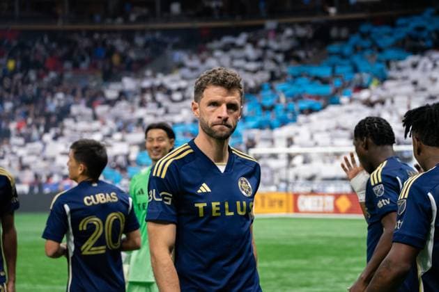 Thomas Muller (13 Vancouver Whitecaps FC) walking with fan supporters in the background before the Major League Soccer match between Vancouver Whitecaps FC and FC Dallas at BC Place Stadium in Vancouver, British Columbia, Canada (EDITORIAL USAGE ONLY). Copyright: xAmyxElle SPPx Sportspressphoto_SPR44472