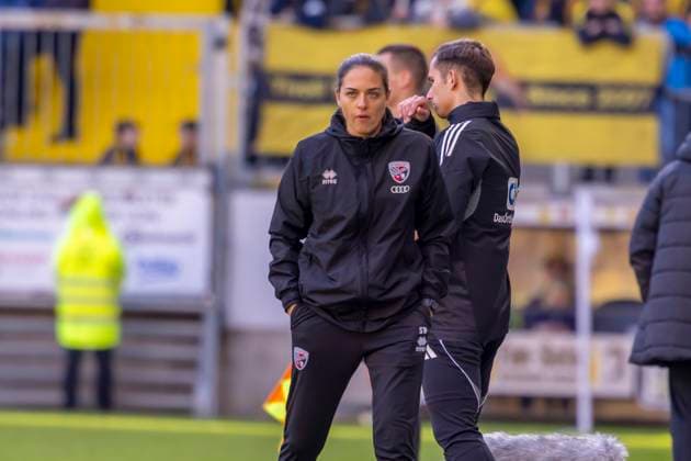 Aachen, Deutschland 18. Oktober 2025: 3. Liga - 2025 2026 - Alemannia Aachen vs. FC Ingolstadt 04 Im Bild: Trainerin Sabrina Wittmann (FCI) DFB regulations prohibit any use of photographs as image sequences and or quasi-video Tivoli Nordrhein Westfalen Copyright: xFotostandx xSchäferx