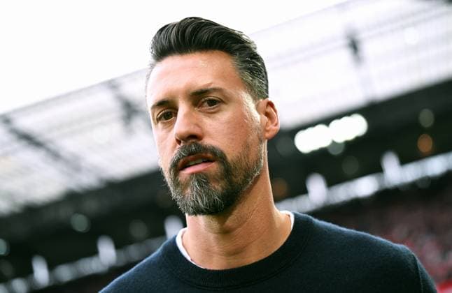 Fussball, Bundesliga, Deutschland, Herren, Saison 2025 2026, 7. Spieltag, Rhein Energie Stadion Köln, 1. FC Köln - FC Augsburg 1:1; Cheftrainer Sandro Wagner (FCA). Einzelbild, Portraits, Porträt.