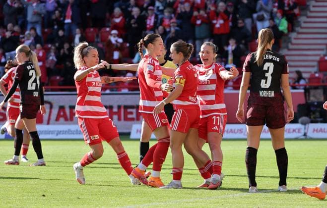 3.v.l. Lisa Heiseler jubelt nach 1:0 Freude Emotion Jubel Fußball Fussball Damen Frauen Bundesliga 7. Spieltag Saison 2025 2026 19.10.2025 1.FC Union Berlin vs. RB Leipzig RBL DFL regulations prohibit any use of photographs as image sequences and or quasi-video