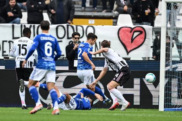 Mg Como 19 10 2025 - campionato di calcio serie A Como-Juventus foto Matteo Gribaudi Image nella foto: gol Marc Oliver Kempf 