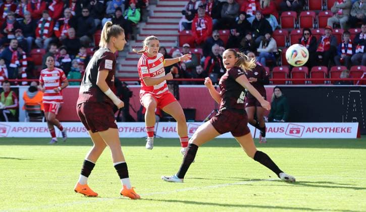 Lisa Heiseler erzielt das Tor zum 2:0, Andrea Norheim Zweikampf Spielszene Aktion Fußball Fussball Damen Frauen Bundesliga 7. Spieltag Saison 2025 2026 19.10.2025 1.FC Union Berlin vs. RB Leipzig RBL DFL regulations prohibit any use of photographs as image sequences and or quasi-video