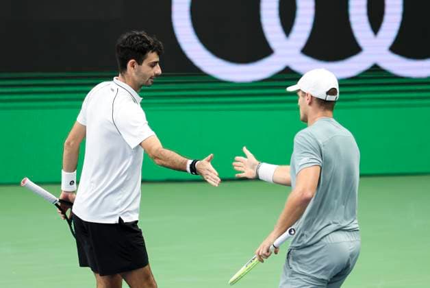 STOCKHOLM, SVERIGE 20251019 USAs Vasil Kirkov och Nederländernas Bart Stevens möter Österrikes Alexander Erler och USAs Robert Galloway under finalen i dubbel under tennisturneringen BNP Paribas Nordic Open i Kungliga tennishallen. STOCKHOLM SVERIGE x62260x