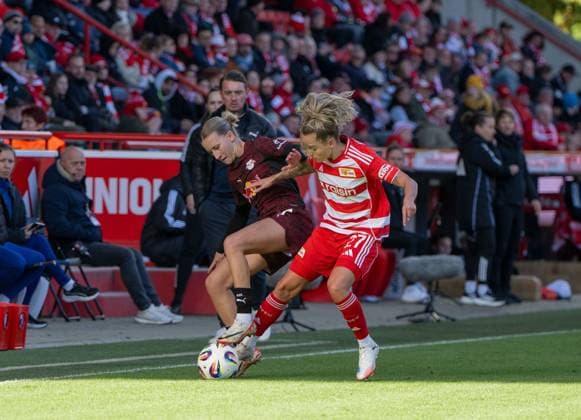 Fußball, Frauen, Saison 2025 2026, Google Pixel Frauen-Bundesliga (7. Spieltag), 1. FC Union Berlin - RB Leipzig, v. l. Marlene Müller (RB Leipzig), Jenny Hipp (1. Frauen 1. FC Union), 19.10. 2025, Copyright: xMatthiasxKochx