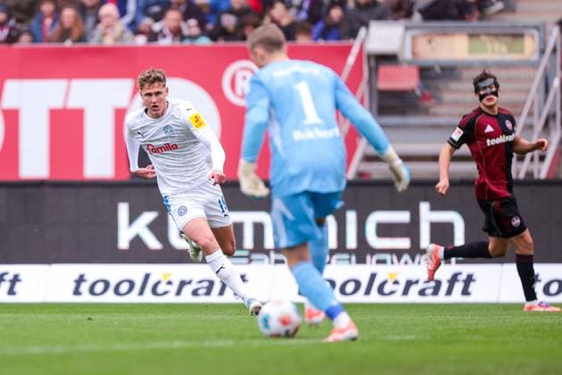 19.10.2025, 2. Bundesliga, 9. Spieltag, 1. FC Nürnberg - Holstein Kiel, Phil Harres (Holstein Kiel), Nürnberg Max Morlock Stadion Bayern Deutschland xRHR-FOTO DEx Copyright: DennisxEwert RHR-FOTOx RHR-FOTO DE
