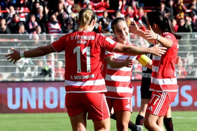 DEU, 2.BL, Frauen, 1.FC Union vs. RB Leipzig, 19.10.2025, Stadion Alte Foersterei, Berlin, DEU, 2.BL, Frauen, 1.FC Union vs. RB Leipzig, im Bild: 2:0 durch Lisa Heiseler (1.FC Union Berlin 7), Dina Orschmann (1.FC Union Berlin 11), Athanasia Moraitou (1.FC Union Berlin 77) DFL - regulations prohibit any use of Photographs as image sequences and or quasi-video