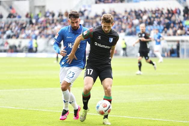 19.10.2025, xtvx, Fussball 2.Bundesliga, SV Darmstadt 98 - 1.FC Magdeburg v.l. Zweikampf, Duell, duel, tackle, compete Marco Richter (SV Darmstadt 98) Alexander Nollenberger (1. FC Magdeburg) (DFL DFB REGULATIONS PROHIBIT ANY USE OF PHOTOGRAPHS as IMAGE SEQUENCES and or QUASI-VIDEO) Darmstadt