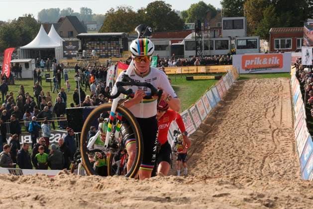 Telenet Superprestige 2025-2026 Ruddervoorde RUDDERVOORDE, BELGIUM - OCTOBER 19 : Van Empel Fem (NED) of Visma Lease A Bike during the 1st leg of the Ruddervoorde Telenet Superprestige 2025-2026 a cyclocross race for Women Elite on October 19, 2025 in Ruddervoorde, Belgium, 19 10 2025 ( Ruddervoorde Belgium  Copyright: xPoox