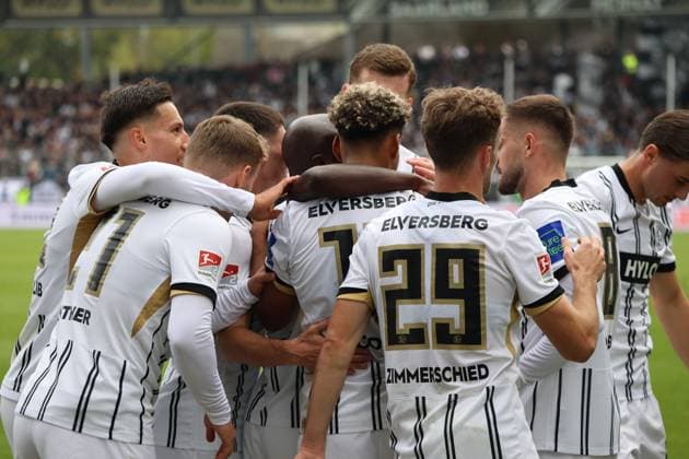 19.10.2025, Fussball, Herren, 2. Bundesliga, Saison 2025 2026, SV 07 Elversberg SpVgg Greuther Fürth, Torjubel zum 1:0, Torschütze: Bambase Conte (SV 07 Elversberg) Elversberg Ursapharm-Arena an der Kaiserlinde Saarland Deutschland (DE)