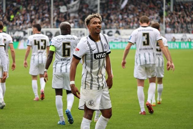 19.10.2025, Fussball, Herren, 2. Bundesliga, Saison 2025 2026, SV 07 Elversberg SpVgg Greuther Fürth, Torjubel zum 1:0, Torschütze: Bambase Conte (SV 07 Elversberg) Elversberg Ursapharm-Arena an der Kaiserlinde Saarland Deutschland (DE)