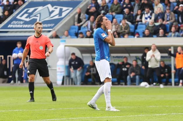19.10.2025, xtvx, Fussball 2.Bundesliga, SV Darmstadt 98 - 1.FC Magdeburg v.l. Fraser Hornby (SV Darmstadt 98) enttaeuscht, enttaeuscht schauend, dissapointed (DFL DFB REGULATIONS PROHIBIT ANY USE OF PHOTOGRAPHS as IMAGE SEQUENCES and or QUASI-VIDEO) Darmstadt