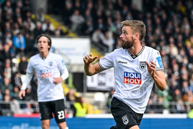 GER, 3. Liga, SSV Ulm 1846 vs FC Energie Cottbus 19.10.2025, Donaustadion, Ulm, GER, 3. Liga, SSV Ulm 1846 vs FC Energie Cottbus, im Bild Lucas Röser Roeser (SSV Ulm, 9)