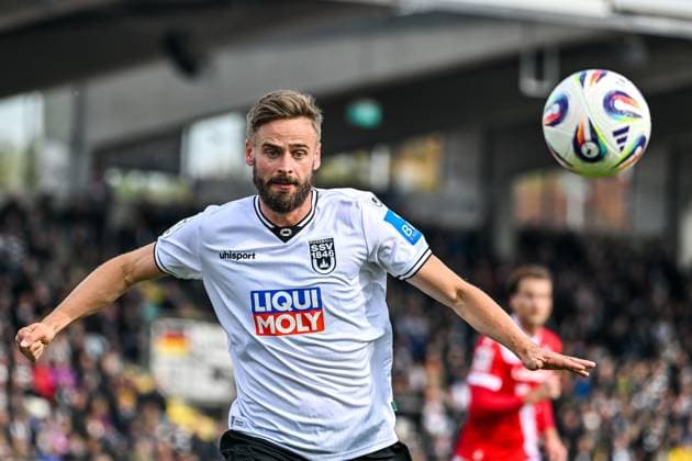 GER, 3. Liga, SSV Ulm 1846 vs FC Energie Cottbus 19.10.2025, Donaustadion, Ulm, GER, 3. Liga, SSV Ulm 1846 vs FC Energie Cottbus, im Bild Lucas Röser Roeser (SSV Ulm, 9)
