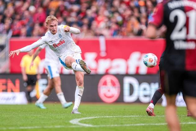 19.10.2025, 2. Bundesliga, 9. Spieltag, 1. FC Nürnberg - Holstein Kiel, Kasper Davidsen (Holstein Kiel), Nürnberg Max Morlock Stadion Bayern Deutschland xRHR-FOTO DEx Copyright: DennisxEwert RHR-FOTOx RHR-FOTO DE
