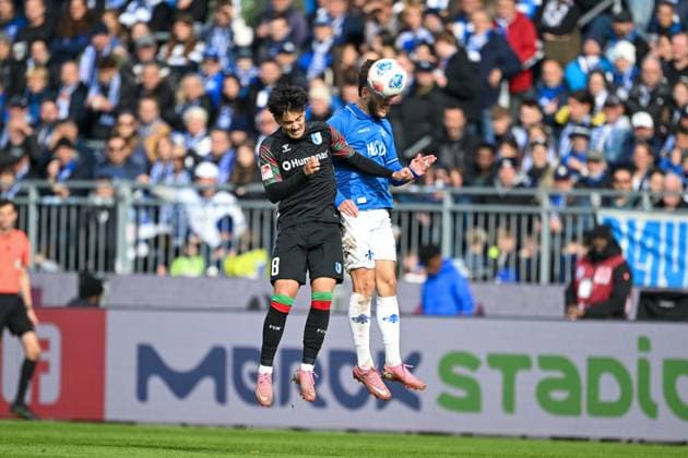 Laurin Ulrich (1.FC Magdeburg, 08) im Zweikampf mit Killian Corredor (SV Darmstadt 1898, 34), GER, SV Darmstadt 98 vs 1. FC Magdeburg Fussball, 2. Bundesliga, 9. Spieltag, Spielzeit 2025 2026, 19.10.2025. DFL REGULATIONS PROHIBIT ANY USE OF PHOTOGRAPHS AS IMAGE SEQUENCES AND OR QUASI-VIDEO GER, SV Darmstadt 98 vs 1. FC Magdeburg Fussball, 2. Bundesliga, 9. Spieltag, Spielzeit 2025 2026, 19.10.2025. Darmstadt