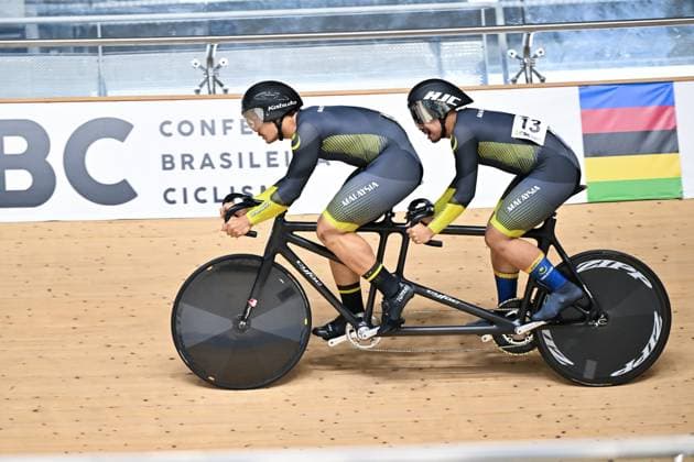 2025 UCI Para-Cycling Track World Championships Picture by Simon Wilkinson SWpix.com - 19 10 2025 - Cycling - 2025 UCI Para-Cycling Track World Championships - Rio Olympic Velodrome, Rio de Janeiro, Brazil - MB Sprint Qualifying - Ahmad Ahlami Mohamad (Malaysia) piloted by Ahmad Safwan Ahmad Nazeri (Malaysia) Copyright: x xSWpix.comx(t axPhotographyxHubxLtd)xSimonxWilkinson SWpix.comx SWP-3030-10200