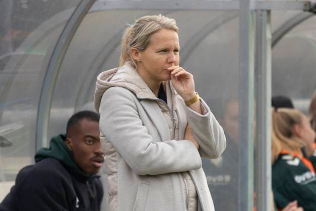 Google Pixel Frauen Budnesliga: Eintracht Franfurt - SV Werder Bremen, 19.10.2025 Frederike Kromp (Trainerin SV Werder Bremen), Freisteller, Portrait Porträt, Eintracht Franfurt - SV Werder Bremen, Frankfurt, Stadion am Brentanobad, 19.10.2025 Copyright: xBEAUTIFULxSPORTS Gawlikx