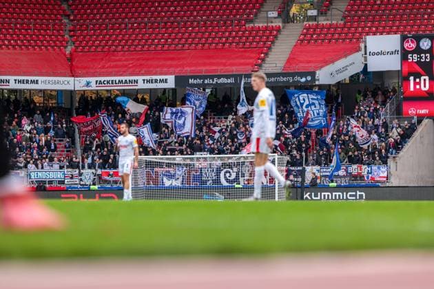 19.10.2025, 2. Bundesliga, 9. Spieltag, 1. FC Nürnberg - Holstein Kiel, Gästeblock im Max Morlock Stadion, Nürnberg Max Morlock Stadion Bayern Deutschland xRHR-FOTO DEx Copyright: DennisxEwert RHR-FOTOx RHR-FOTO DE