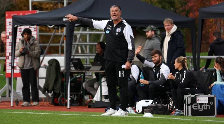 BAU 19.10.2025 Stuttgart Fußball VfB Stuttgart Frauen vs. 1. FFC Turbine Potsdam, Trainer Kurt Russ (Potsdam)