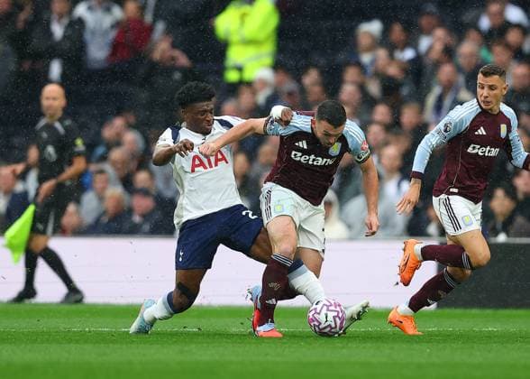 19th October 2025; Tottenham Hotspur Stadium, London, England; Premier League Football, Tottenham Hotspur versus Aston Villa; Mohammed Kudus of Tottenham Hotspur challenged by John McGinn of Aston Villa  JohnxPatrickxFletcher