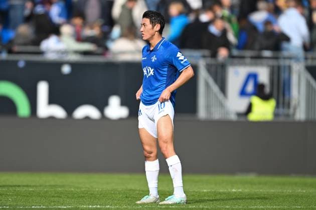 Hiroki Akiyama (SV Darmstadt 1898, 16) ist enttäuscht GER, SV Darmstadt 98 vs 1. FC Magdeburg Fussball, 2. Bundesliga, 9. Spieltag, Spielzeit 2025 2026, 19.10.2025. DFL REGULATIONS PROHIBIT ANY USE OF PHOTOGRAPHS AS IMAGE SEQUENCES AND OR QUASI-VIDEO GER, SV Darmstadt 98 vs 1. FC Magdeburg Fussball, 2. Bundesliga, 9. Spieltag, Spielzeit 2025 2026, 19.10.2025. Darmstadt