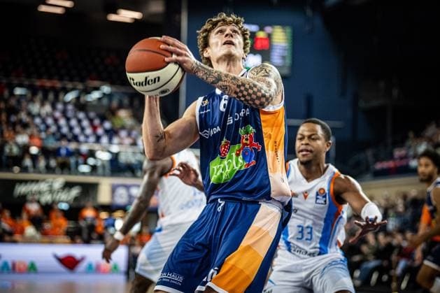 Rostock, Deutschland 19. Oktober 2025: 1.BBL - 2025 2026 - Rostock Seawolves vs. Science City Jena Im Bild: Luis Wulff (ROSTOCK SEAWOLVES) Copyright: xFotostandx xVoelkerx