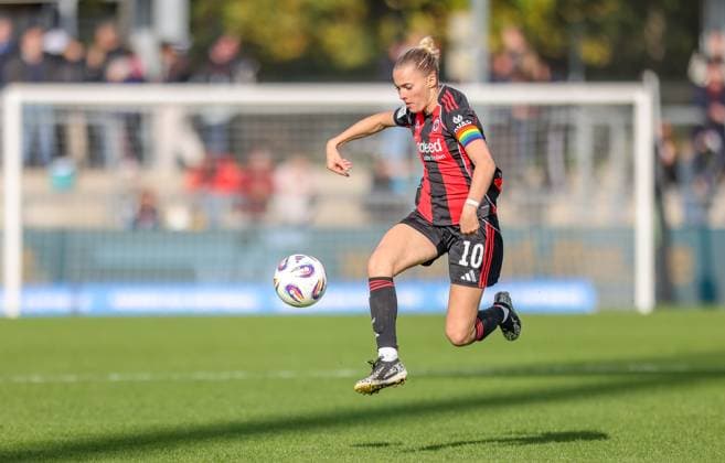 DEU, Frankfurt, Eintracht Frankfurt vs Werder Bremen, Google Pixel Frauen Bundesliga, DFB, Saison 2526, Stadion am Bretanobad, 7. Spieltag im Bild: Laura Freigang (Eintracht Frankfurt 10) DFB DFL REGULATIONS PROHIBIT ANY USE OF PHOTOGRAPHS AS IMAGE SEQUENCES AND OR QUASI-VIDEO, 19.10.2025 Copyright: HMBxMedia HendrikxHamelau