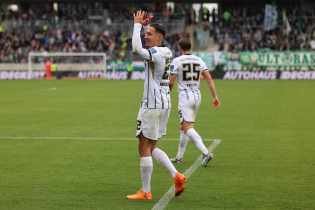 19.10.2025, Fussball, Herren, 2. Bundesliga, Saison 2025 2026, SV 07 Elversberg SpVgg Greuther Fürth, Torjubel zum 3:0, Torschütze: Younes Ebnoutalib (SV 07 Elversberg) Elversberg Ursapharm-Arena an der Kaiserlinde Saarland Deutschland (DE)