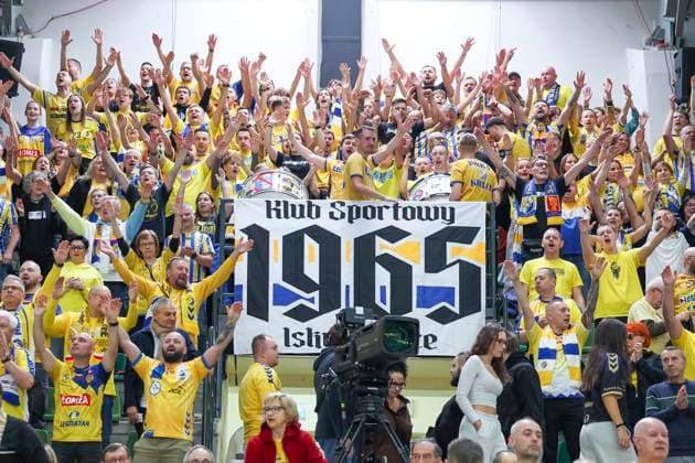 Kielce 19.10.2025 PILKA RECZNA MEZCZYZN 8 KOLEJKA ORLEN SUPERLIGA SEZON 2025 26 --- MEN S HANDBALL TOP LEAGUE DAY 8 MATCH Industria Kielce - Orlen Wisla Plock NZ KIBICE, FANS, SUPPORTERS FOT. JACEK STANISLAWEK 400mm.pl NEWSPIX.PL --- newspix.pl 