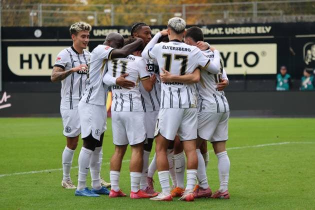 19.10.2025, Fussball, Herren, 2. Bundesliga, Saison 2025 2026, SV 07 Elversberg SpVgg Greuther Fürth, Torjubel zum 4:0, Torschütze: Younes Ebnoutalib (SV 07 Elversberg) Elversberg Ursapharm-Arena an der Kaiserlinde Saarland Deutschland (DE)