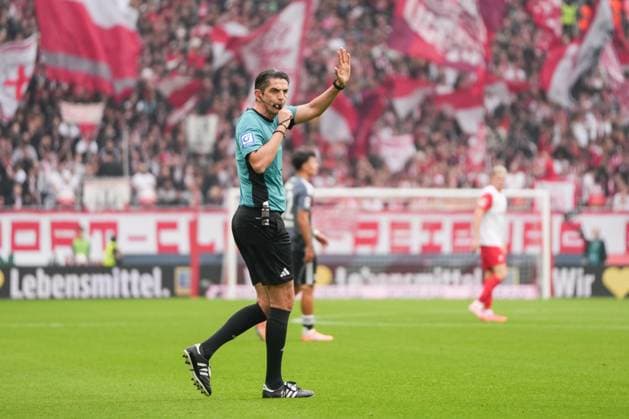 1. Bundesliga: SC Freiburg vs Eintracht Frankfurt, 19.10.2025 Deniz Aytekin (Referee) 1. Bundesliga: SC Freiburg vs Eintracht Frankfurt, Europa-Park-Stadion, 19.10.2025 DFB DFL REGULATIONS PROHIBIT ANY USE OF PHOTOGRAPHS AS IMAGE SEQUENCES AND OR QUASI-VIDEO. Copyright: xBEAUTIFULxSPORTS Boscox