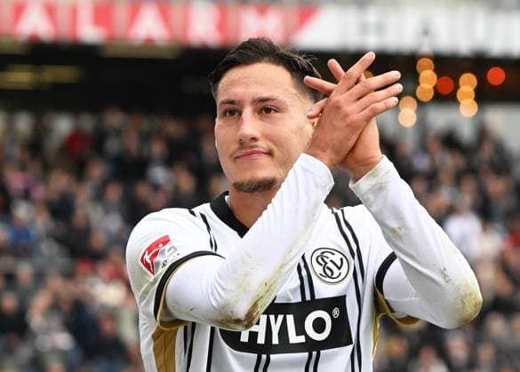 Fussball - 2.Bundesliga - Saison 2025 26 14.09.2025 Ursapharm-Arena SV Elversberg (elv) - SpVgg Fürth (fue) 6:0 3-facher Torschütze: Younes EBNOUTALIB (SV Elversberg) Fussball - 2. Bundesliga - SV Elversberg