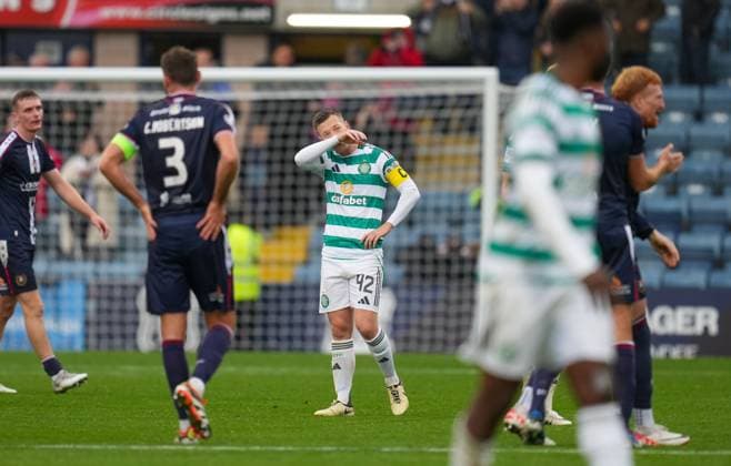 Celtic captain Callum McGregor looks dejected at full-time. Final score Dundee 2 Celtic 0. Dundee v Celtic, William Hill Scottish Premiership, Football, Dens Park, Dundee, Scotland, UK - 19 Oct 2025Dundee Dens Park United Kingdom EDITORIAL USE ONLY No use with unauthorised audio, video, data, fixture lists, club league logos or live services. Online in-match use limited to 120 images, no video emulation. No use in betting, games or single club league player publications. Copyright: xStuartxWallace Shutterstockx 15545861dw