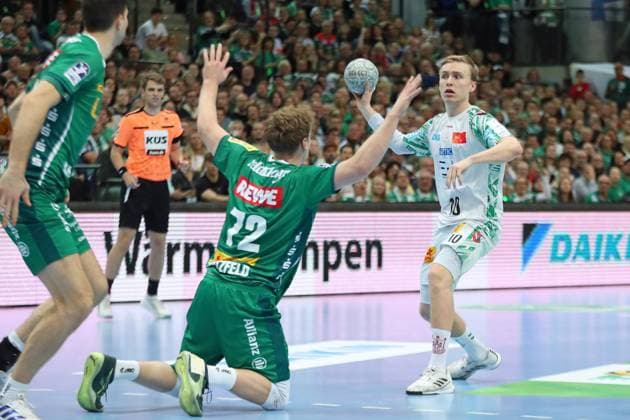 Handball DAIKIN HBL: SC DHfK Leipzig - SC Magdeburg; 19.10.2025 Gisli Kristjansson (10, SC Magdeburg). Handball, DAIKIN HBL, 1. Bundesliga, Saison 2025 2026, 9. Spieltag: SC DHfK Leipzig vs. SC Magdeburg am 19.10.2025 in der Quarterback Immobilien Arena Leipzig. Copyright: xBEAUTIFULxSPORTS JanxKaeferx