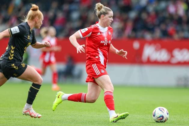Alara Sehitler (FC Bayern Muenchen, 14) mit Laura Vogt (1. FC Koeln, 08), GER, FC Bayern Muenchen vs. 1. FC Koeln, Fussball, Google Pixel Frauen-Bundesliga, 7. Spieltag, Saison 2025 2026, 19.10.2025, DFL DFB REGULATIONS PROHIBIT ANY USE OF PHOTOGRAPHS as IMAGE SEQUENCES and or QUASI-VIDEO, GER, FC Bayern Muenchen vs. 1. FC Koeln, Fussball, Google Pixel Frauen-Bundesliga, 7. Spieltag, Saison 2025 2026, 19.10.2025 Muenchen Copyright: xEibner-Pressefoto JennixMaulx EP_JML