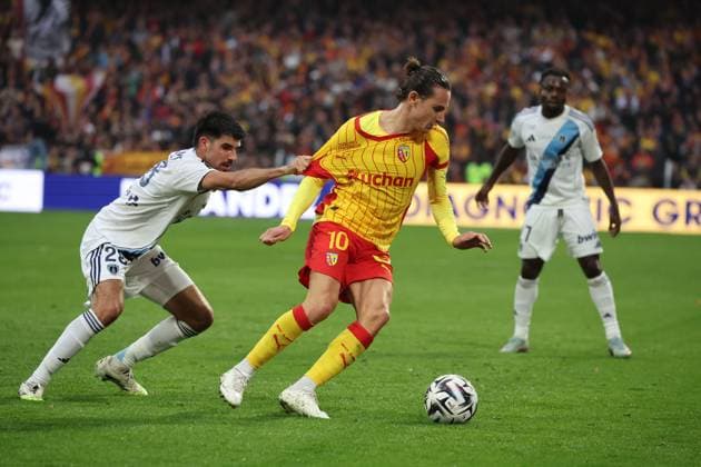 FOOTBALL : RC Lens vs Paris FC - Ligue 1 J8 - 19 10 2025 Florian THAUVIN (RC Lens) lors du match RC Lens vs Paris FC, Ligue 1 J8, stade Bollaert-Delelis, le 19 octobre 2025 - photo Laurent Sanson PsnewZ  Copyright: xLaurentxSANSONx xPsnewZx