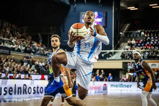 Rostock, Deutschland 19. Oktober 2025: 1.BBL - 2025 2026 - Rostock Seawolves vs. Science City Jena Im Bild: Eric Washington (Science City Jena) Copyright: xFotostandx xVoelkerx