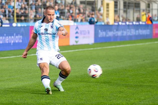 Marvin Rittmueller 29 (TSV 1860 Muenchen), TSV 1860 Muenchen vs. MSV Duisburg, 3. Liga, 11. Spieltag, 19.10.2025 DFB regulations prohibit any use of photographs as image sequences and or quasi-video Muenchen Bayern Deutschland